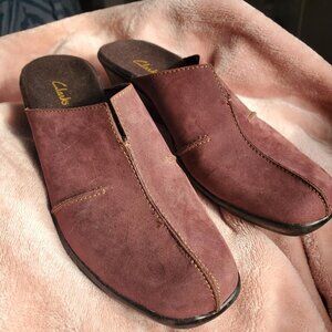 Women's Clarks Mules Size 6.5